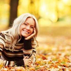 L’automne est là… et ton équilibre hormonal aussi peut changer : 6 conseils essentiels pour rester alignée et en forme à la ménopause